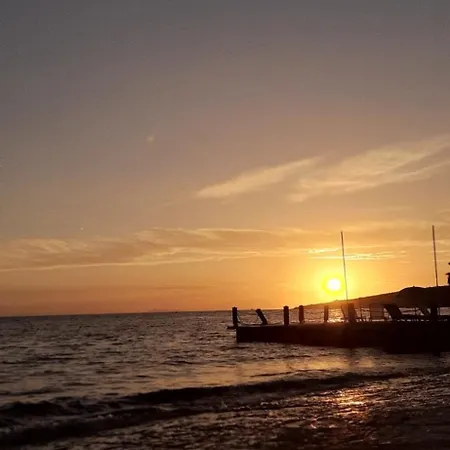 بيت للعطل House By The Waves-saranda *